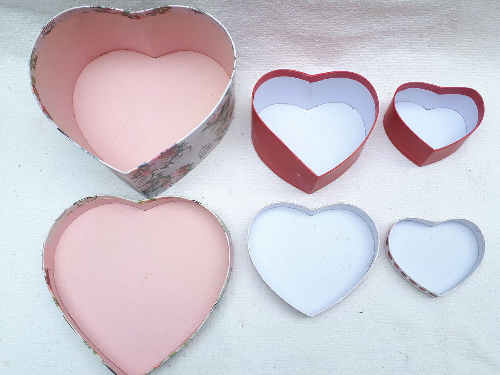 3 Bo&icirc;tes ou coffrets en forme de coeur Décoration