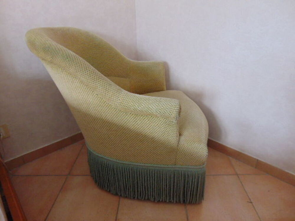 Un Fauteuil crapaud Meubles