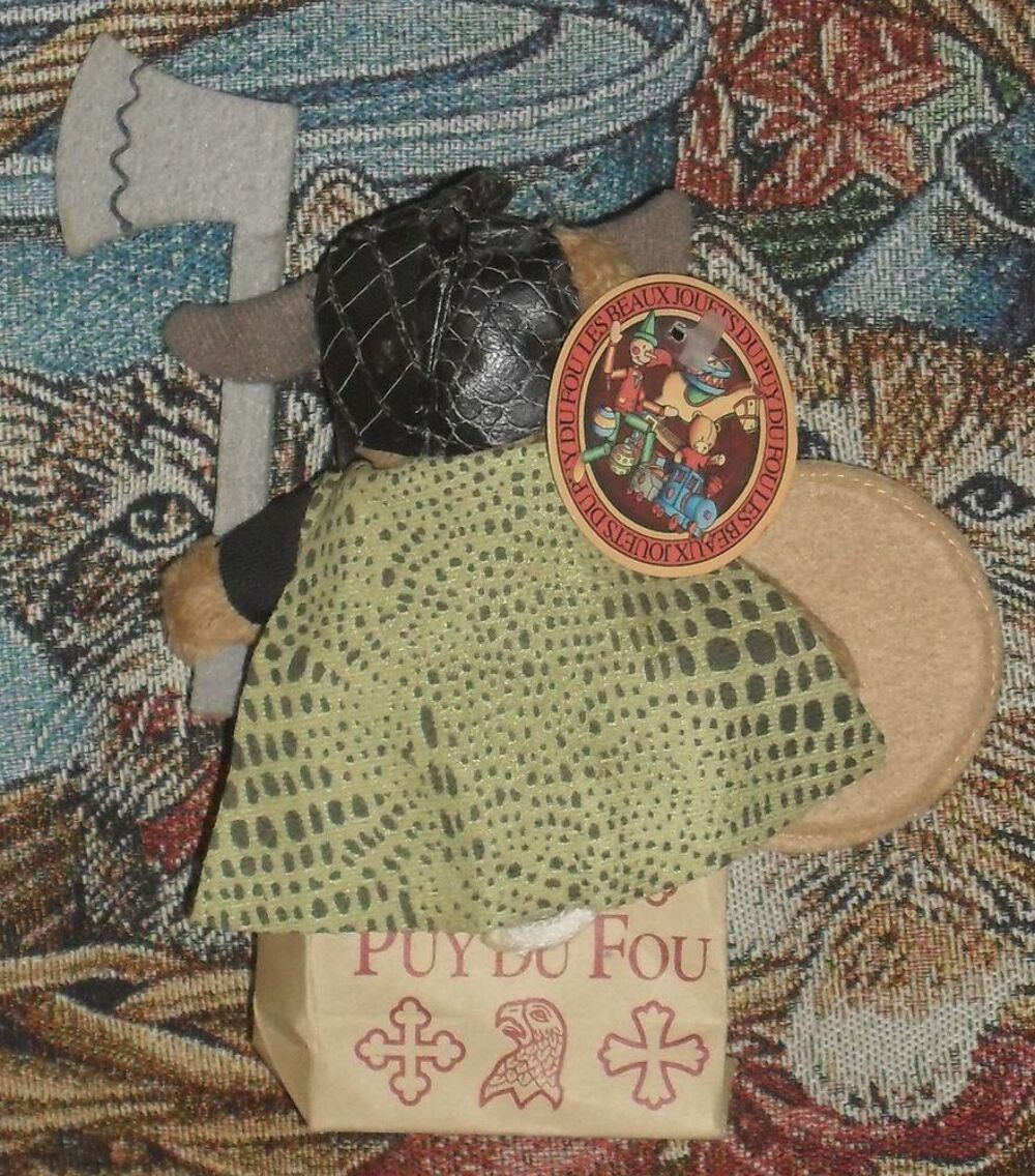 Peluche souvenir viking Puy du Fou. 