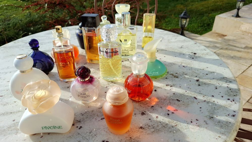 Lot de bouteilles de parfum Bijoux et montres