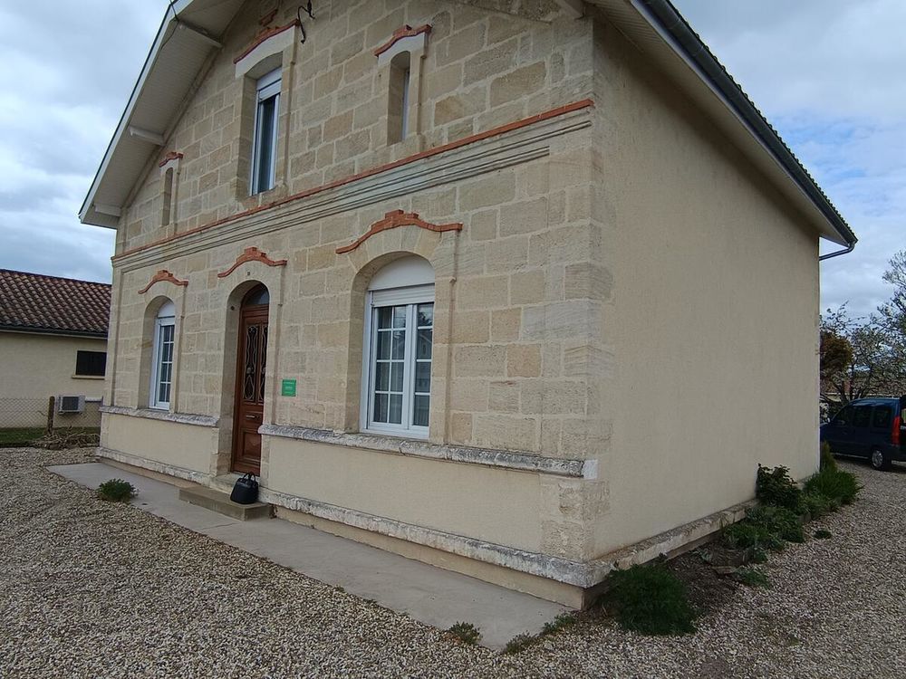 Maison 6 pièces 121 m² · à Saint-Médard-de-Guizières · 121 m² · 219 450 €