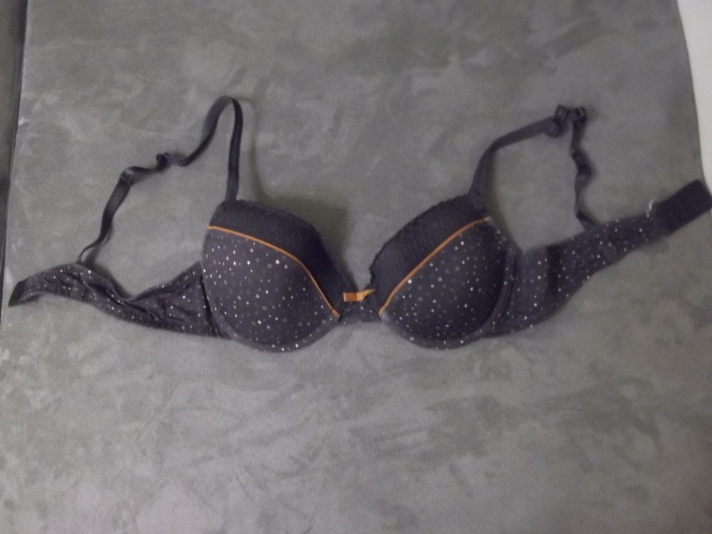 Soutien-gorge coque &agrave; armature 90B Vêtements