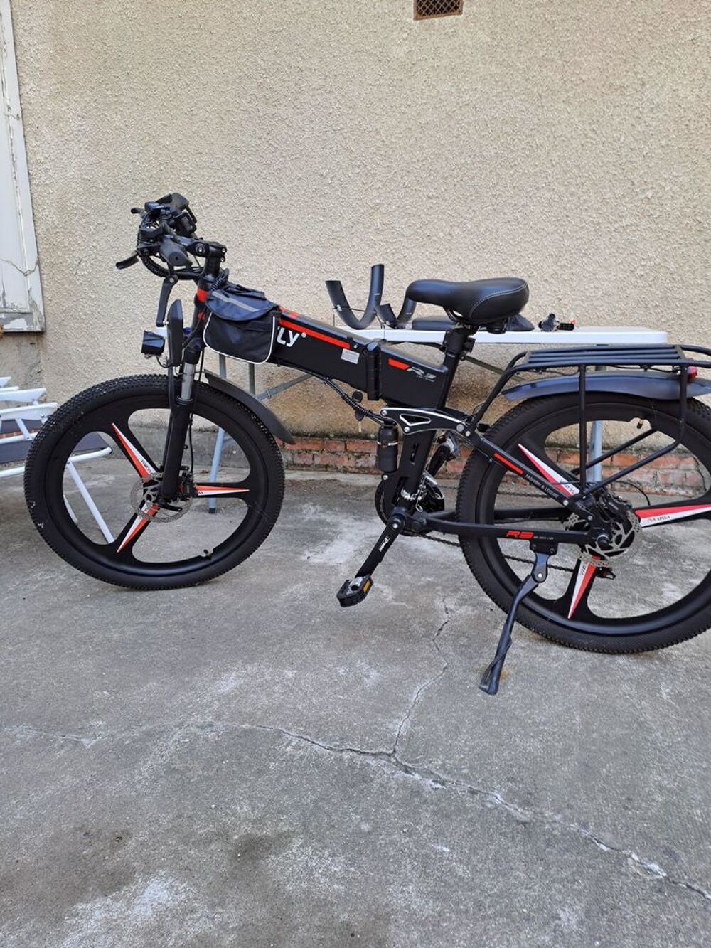 V&eacute;lo &eacute;lectrique pliant Vélos