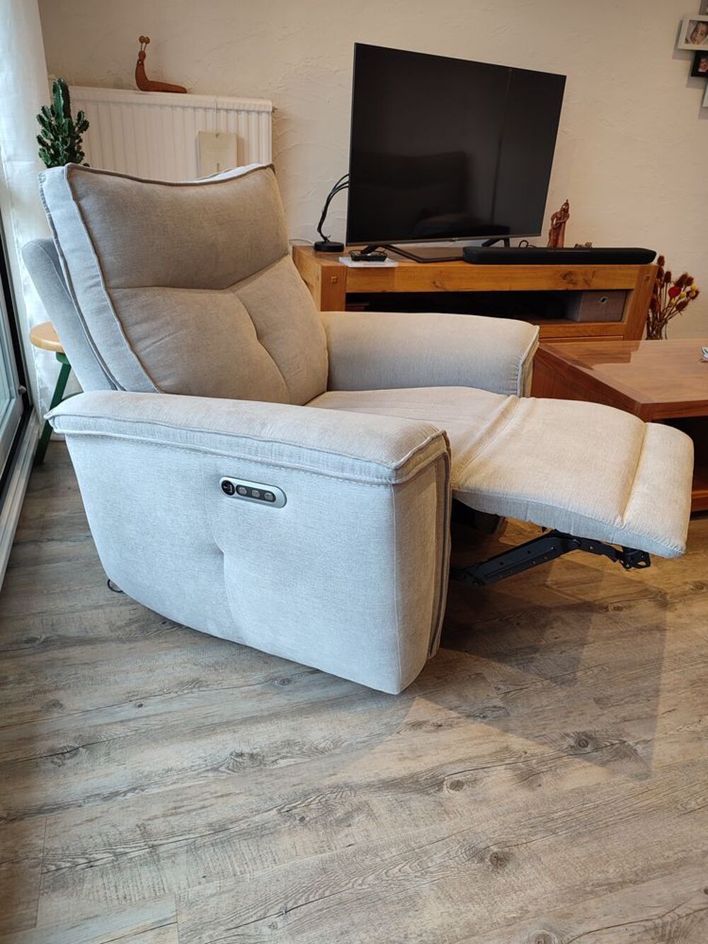 Fauteuil relax &eacute;lectrique 3 moteurs. Meubles