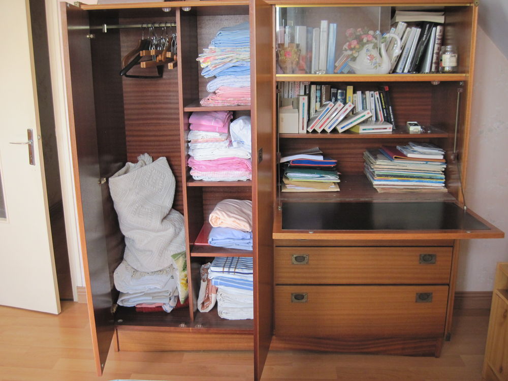 petite armoire pour chambre d'&eacute;tudiant par exemple Meubles