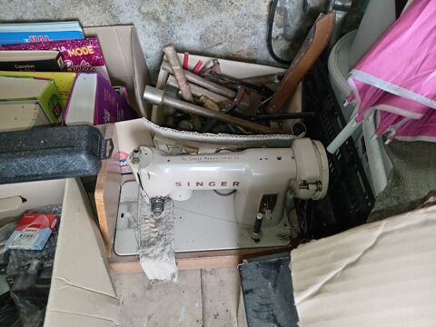 Ancienne machine � coudre singer 40 Reugny (37)
