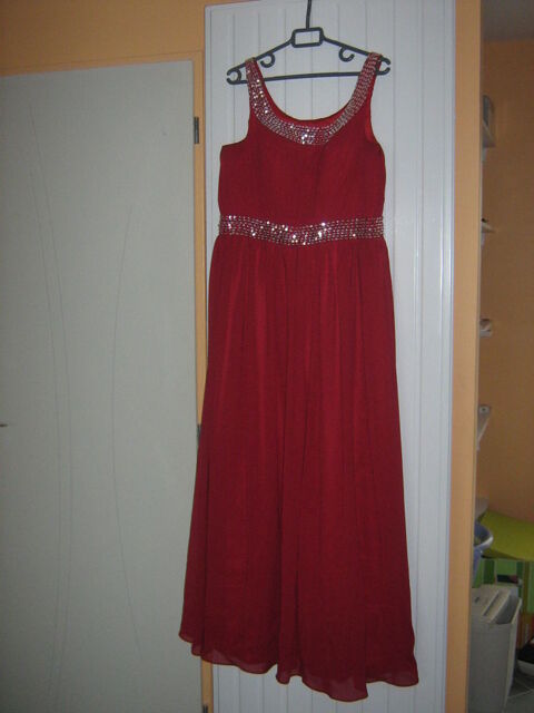 Robe de soir�e rouge T44 40 Chevigny-Saint-Sauveur (21)