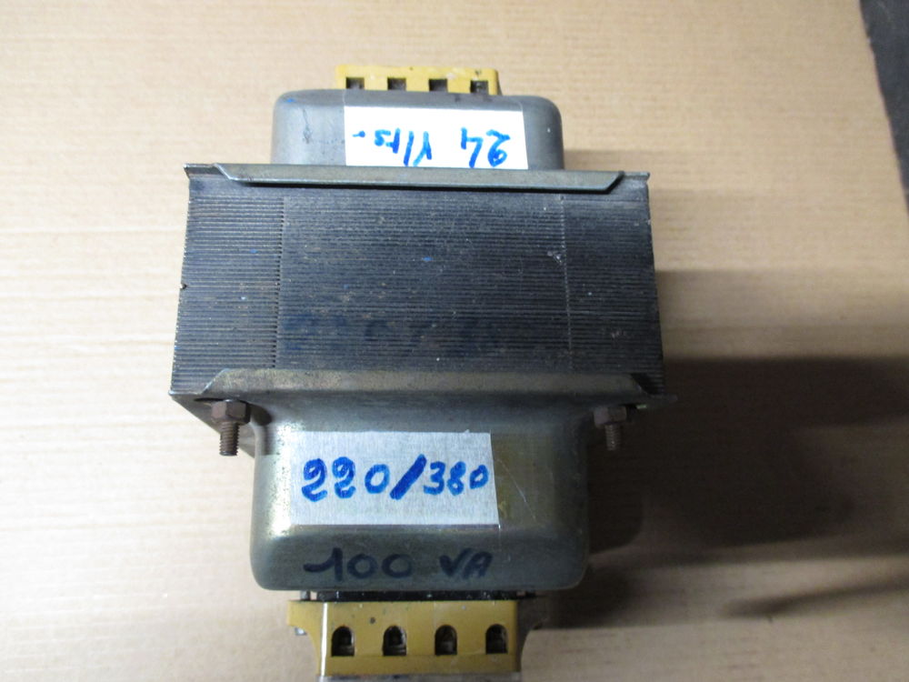 un transformateur de marque inconnue. Bricolage