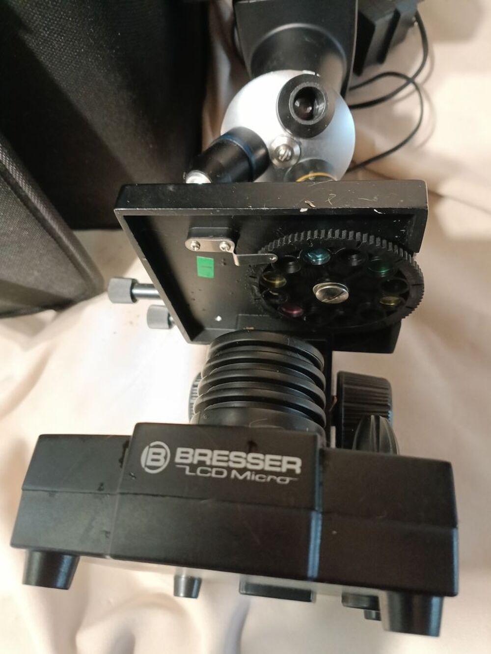 Microscope num&eacute;rique Bresser LCD 
Photos/Video/TV