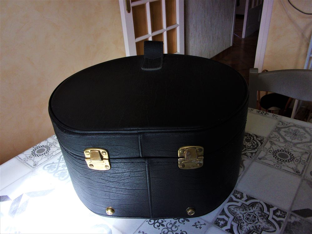 Bo&icirc;te &agrave; chapeaux Maroquinerie