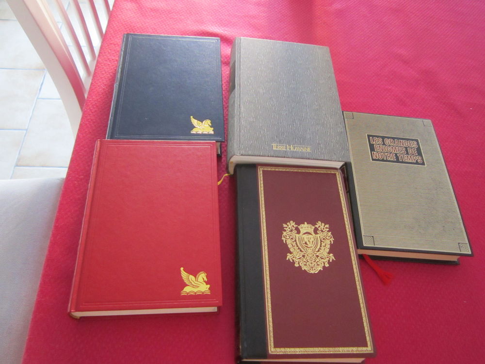 Second lot de 5 livres d'auteurs diff&eacute;rents Livres et BD