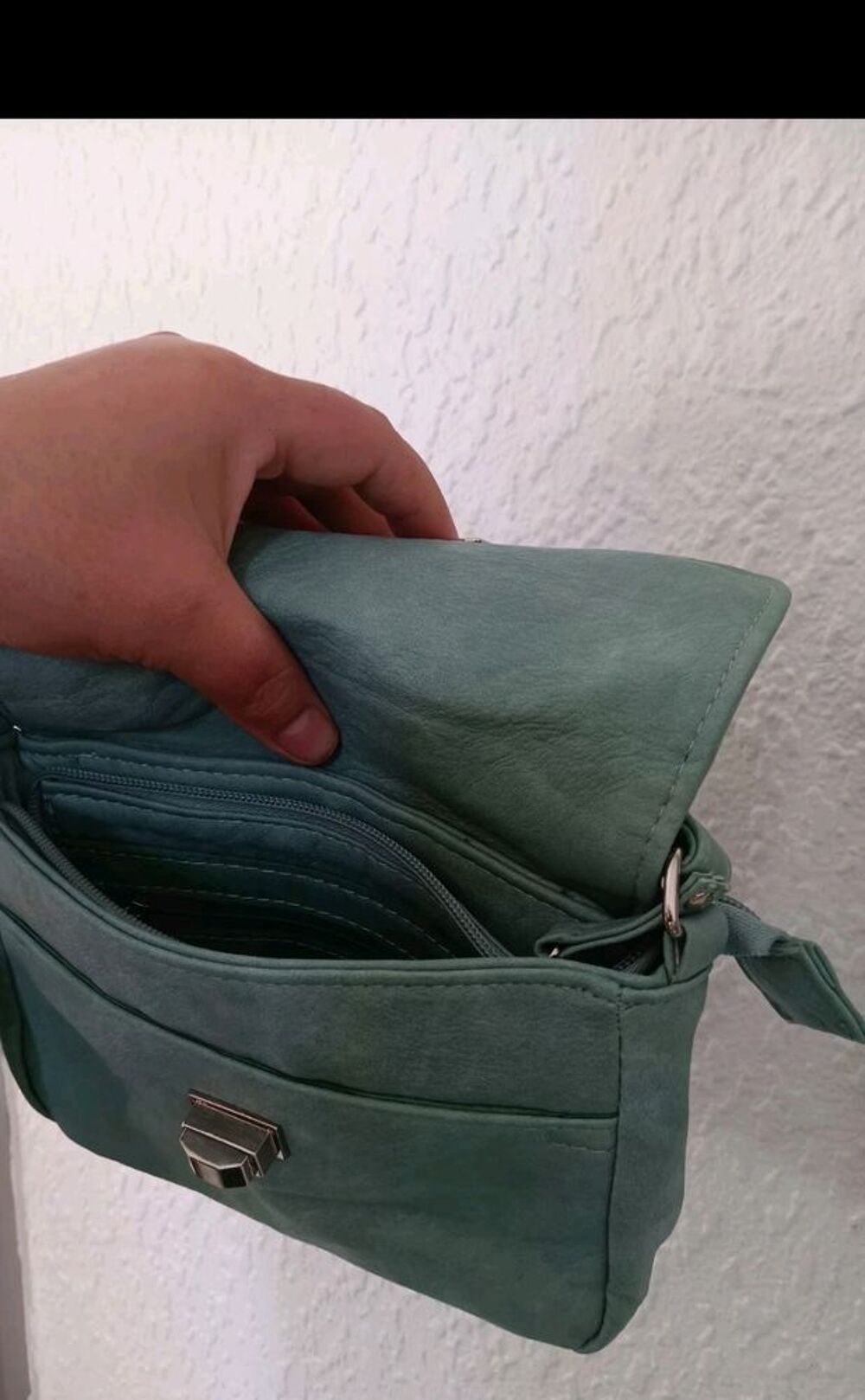 Sac &agrave; main femme avec bandouli&egrave;re prix 50€ + Cadeau Maroquinerie