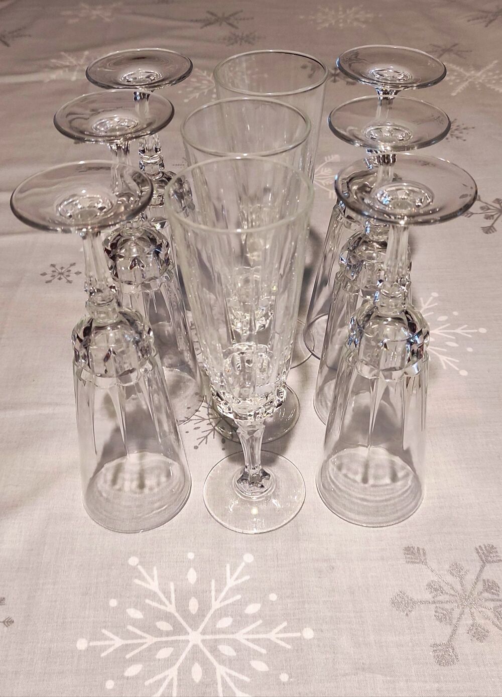 9 fl&ucirc;tes &agrave; champagne en cristal Cuisine