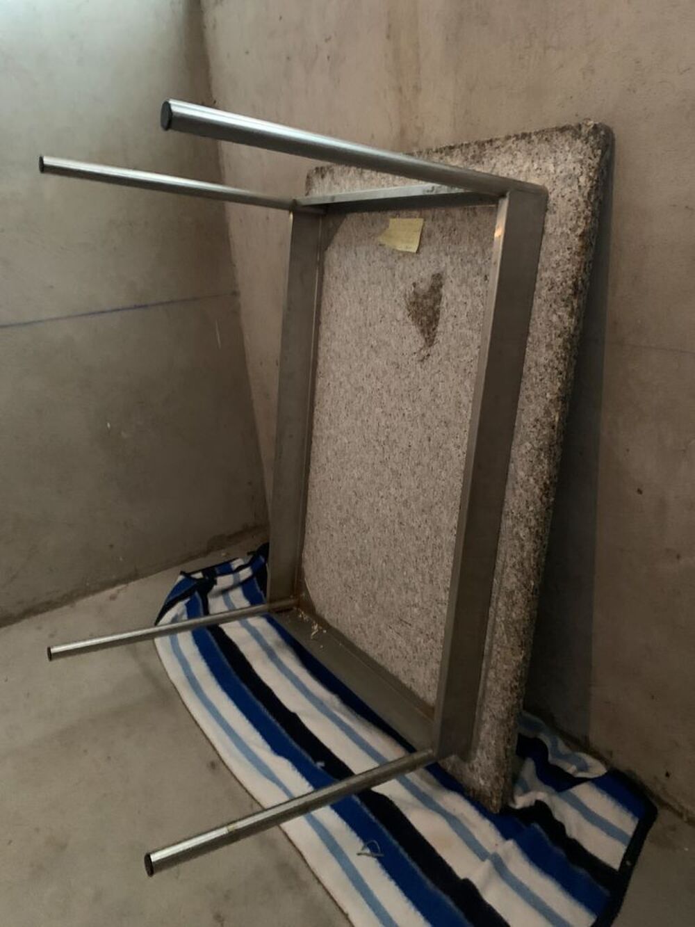 Table design sur mesure granit acier bross&eacute; Meubles