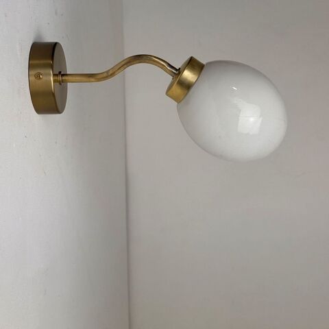 ANCIENNE PETITE APPLIQUE LAITON ET OPALINE VINTAGE 60 Montreuil (93)