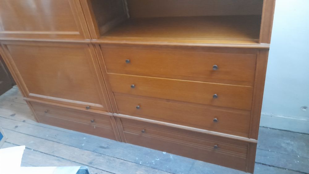 MEUBLE BOIS MASSIF VERNI L160 X H 124 X P 49 Meubles