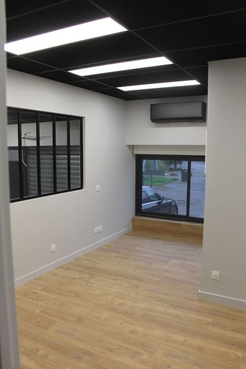  Atelier  louer 1 pice 100 m