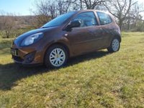 Twingo RENAULT TWINGO II 1.2 LEV 16v 75 eco2 Initiale Euro 5 2010 occasion 38080 Saint-Marcel-Bel-Accueil