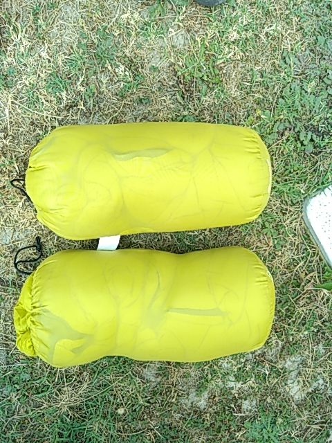 LOT DE 2 SACS DE COUCHAGE	GONFLABLES DE 1M40 40 Mazan (84)