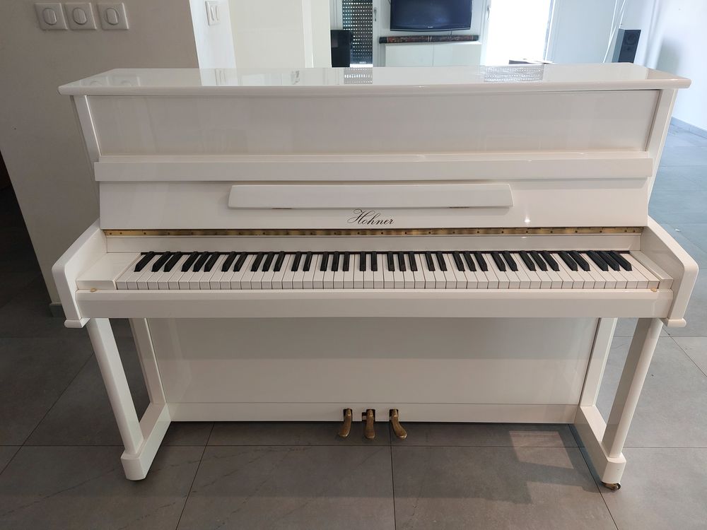 Piano droit HOHNER blanc laqu&eacute; (acoustique) Instruments de musique