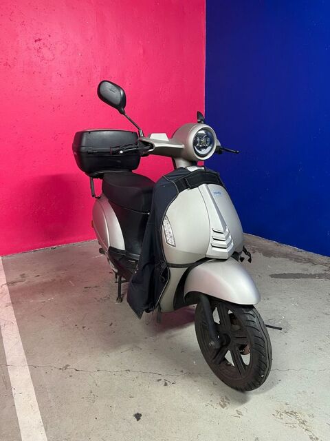 Scooter ZEWAY 2023 occasion Paris 75010