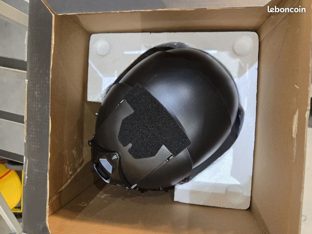 Casque int&eacute;gral noir grillag&eacute; airsoft/paintball Sports