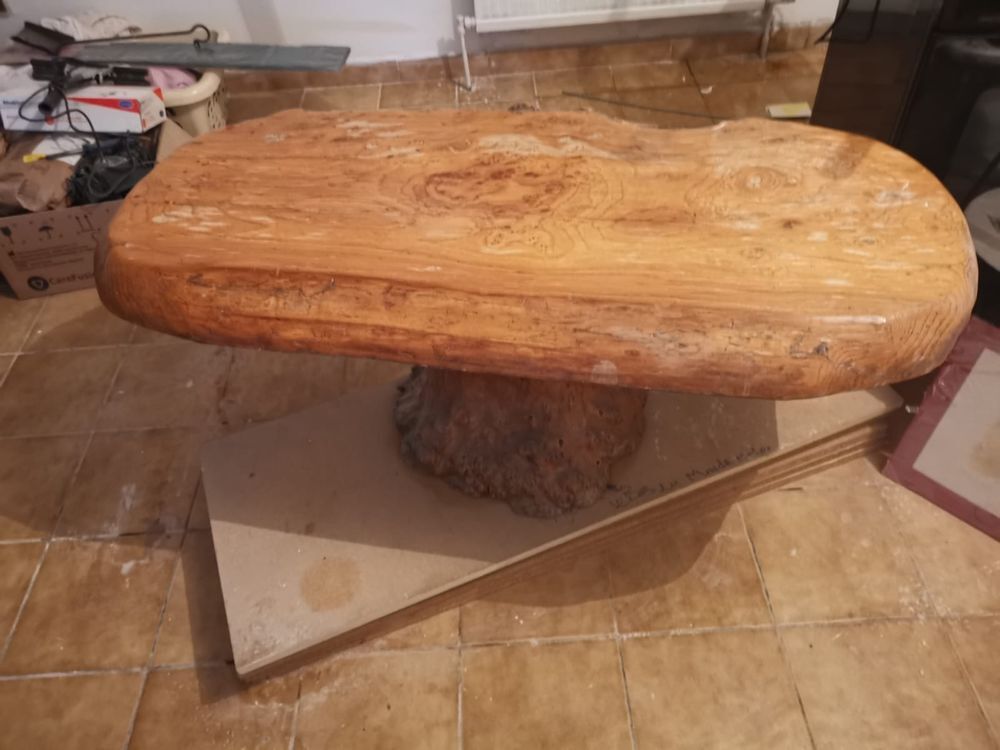 Table basse en loupe d'orme Meubles