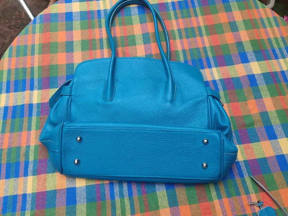 Sac &agrave; main cuir turquoise Maroquinerie