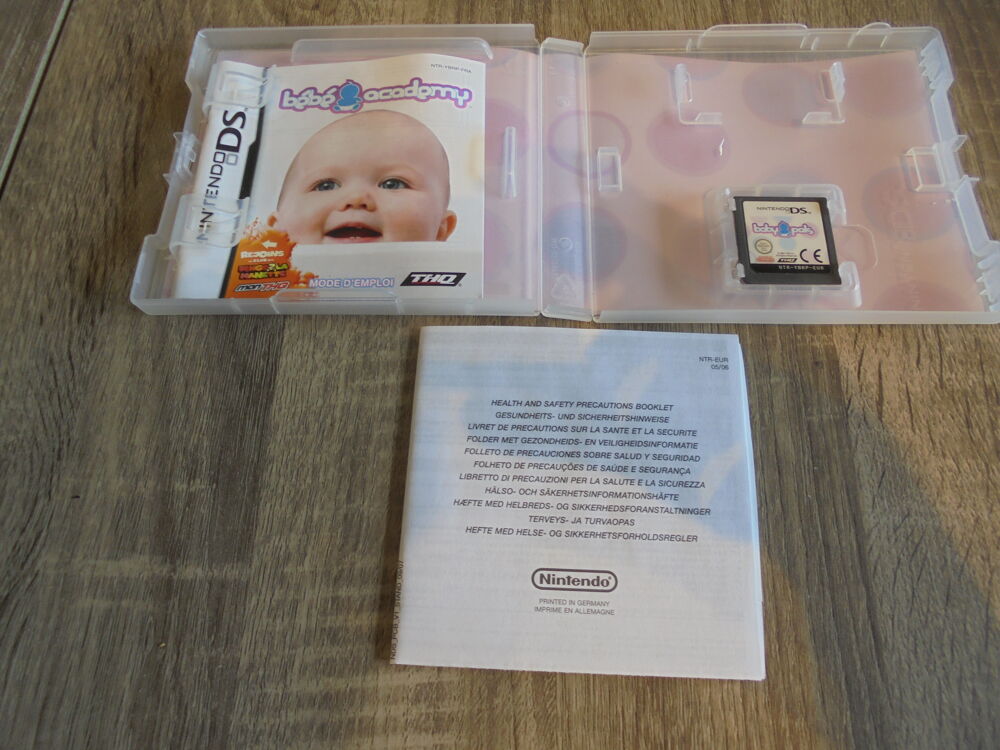 Nintendo DS "B&eacute;b&eacute; Academy" Consoles et jeux vidéos