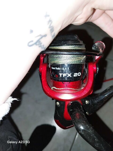 canne xtra   leurre camo rouge 50 Jonzac (17)