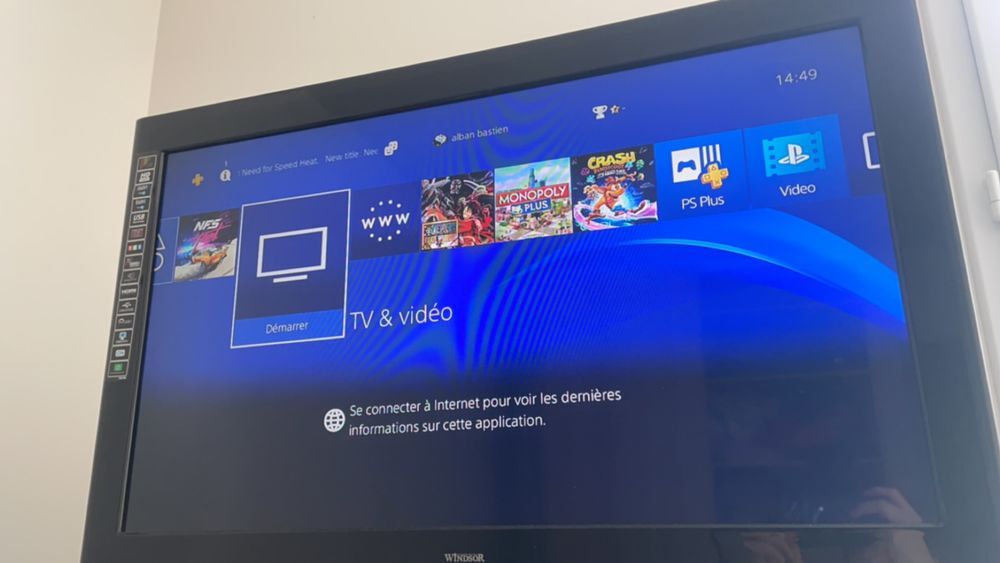 Console ps4 pro 1 to Consoles et jeux vidéos