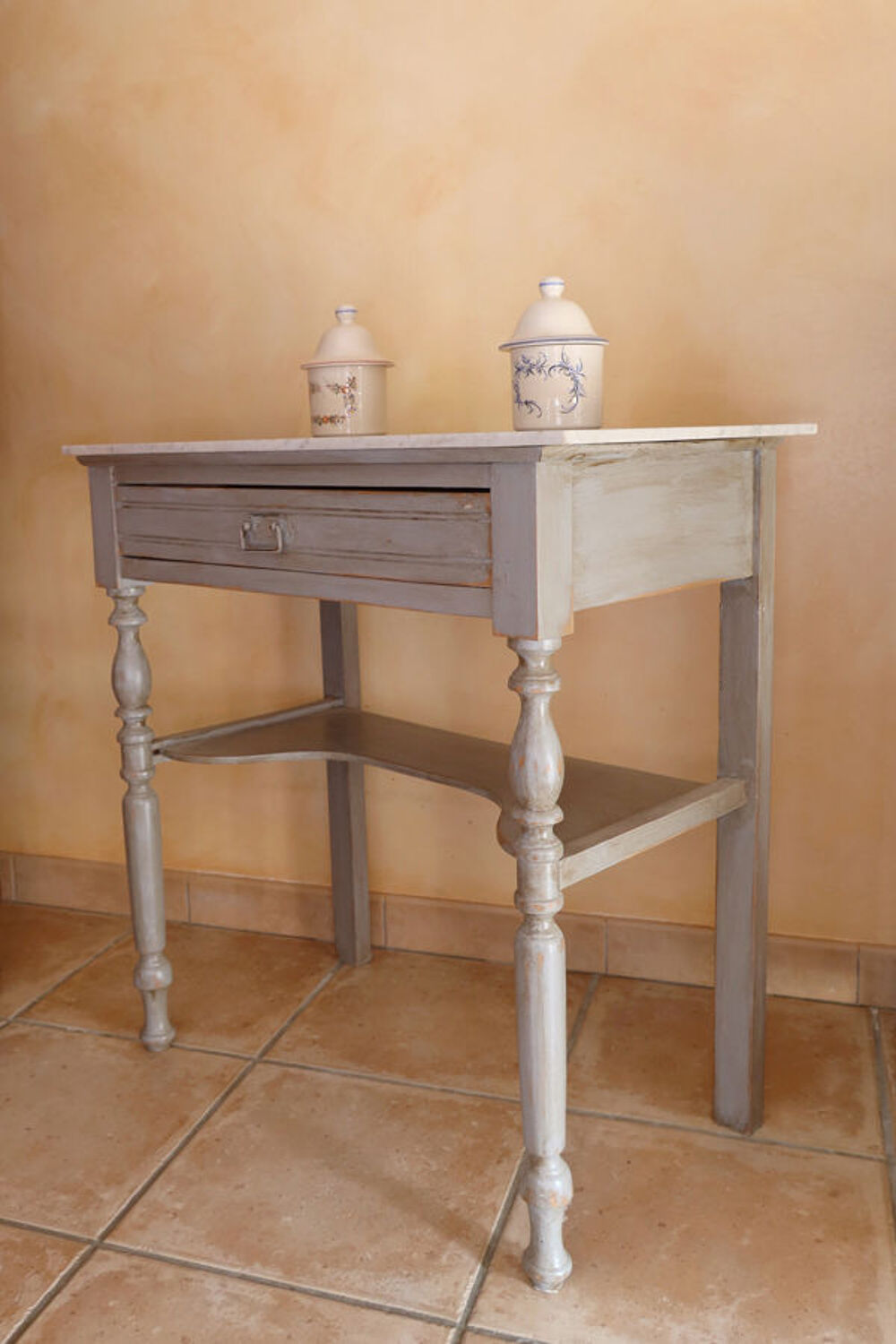 Petite table Meubles