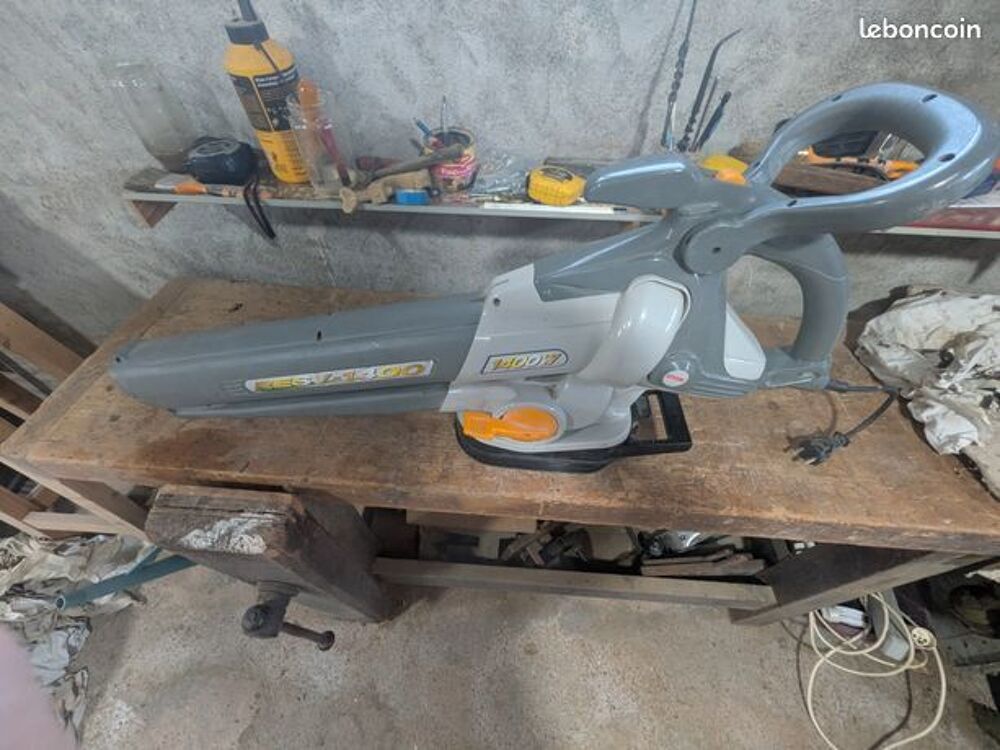 Souffleur / aspirateur de feuilles 1400 W Bricolage