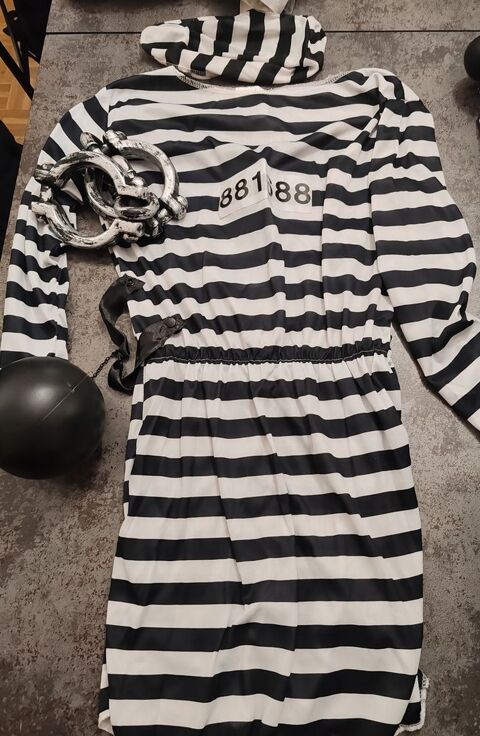 déguisement prisonnière taille M 
9 Marseille 10 (13)