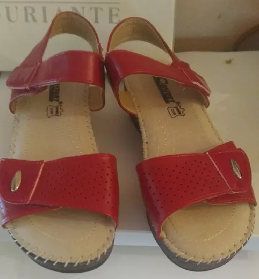 Sandales confort Femme - Neuf - Pointure 36 - 15€ 
Chaussures