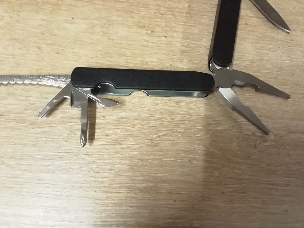 Pince multifonction neuve pour offrir Bricolage