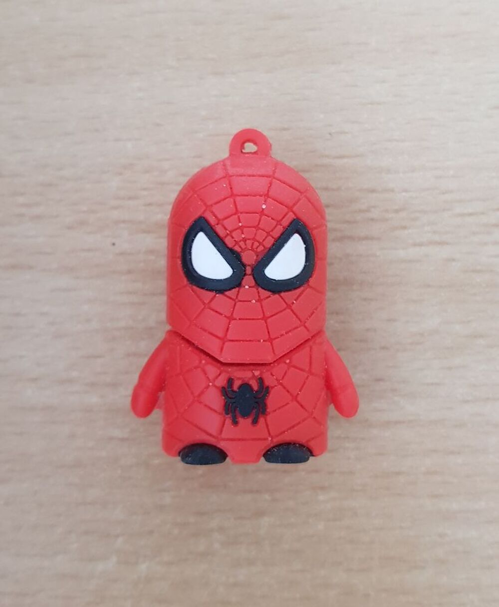Cl&eacute; usb 8 go
Spiderman spider-man 
Marvel comics 
Matériel informatique