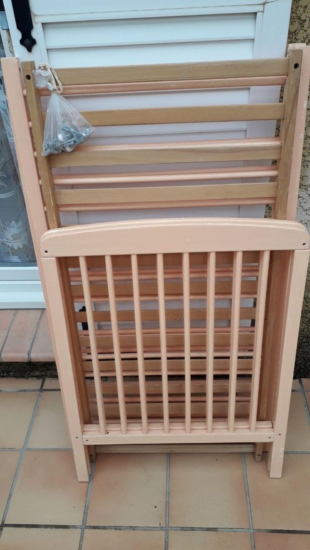 Lit b&eacute;b&eacute; en bois Mobilier enfants