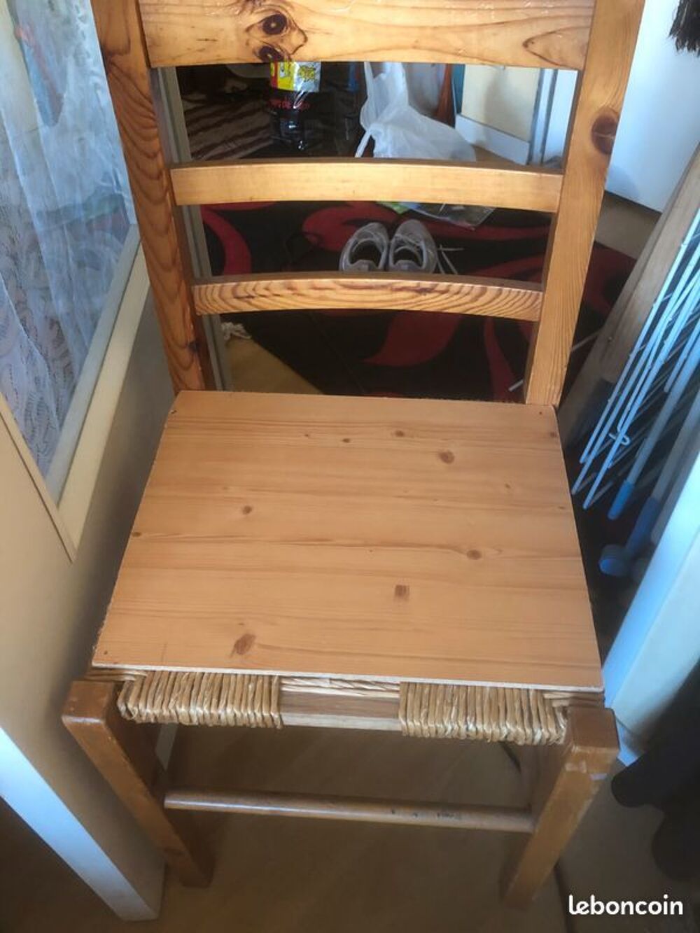 Chaise restaurer pour &eacute;tudiants Meubles