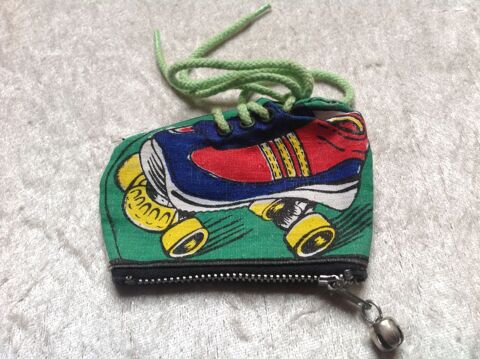 PORTE MONNAIE GRELOT PATIN � ROULETTES Envoi Possible 2 Tr�gunc (29)