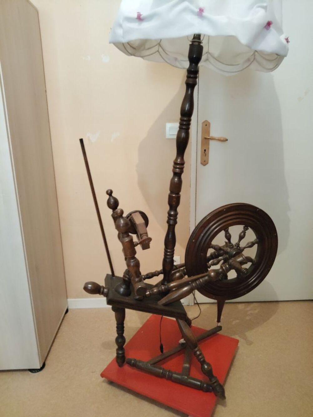 Lampe rouet Meubles