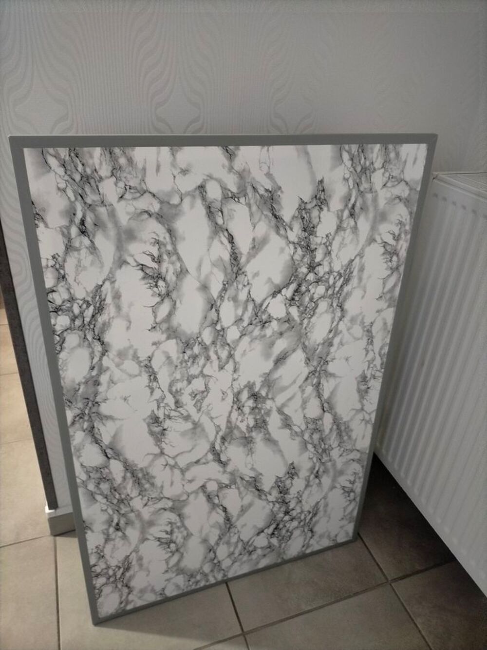 TABLE RELEVABLE Meubles