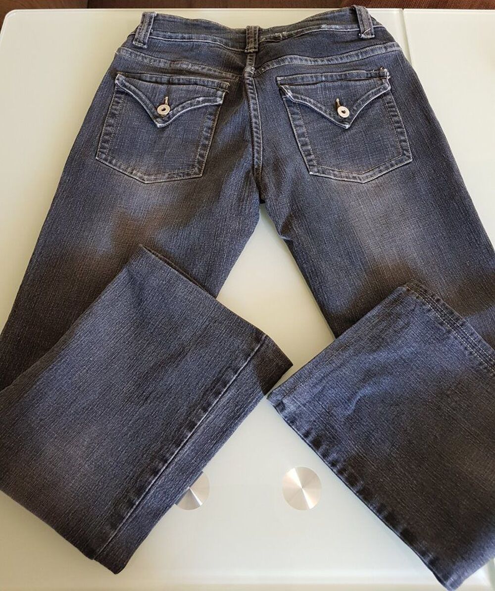 jean vogue taille 40 bon &eacute;tat 
Vêtements
