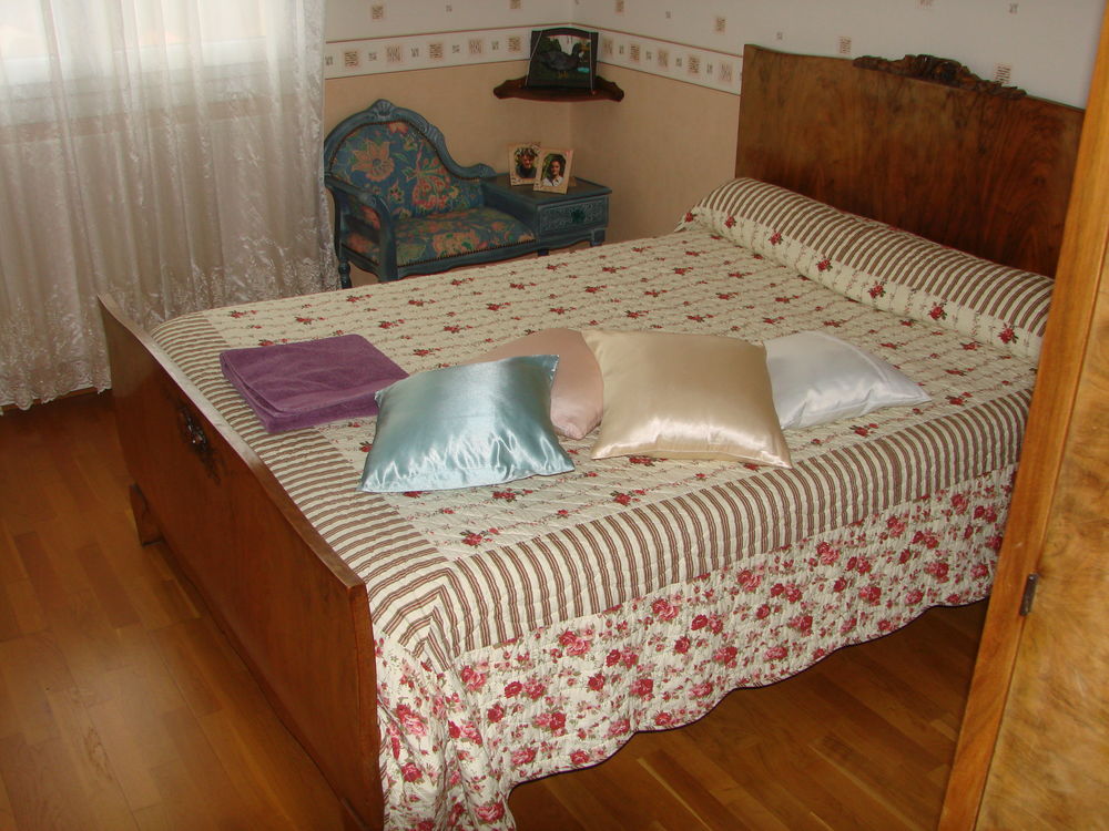 CHAMBRE A COUCHER Meubles