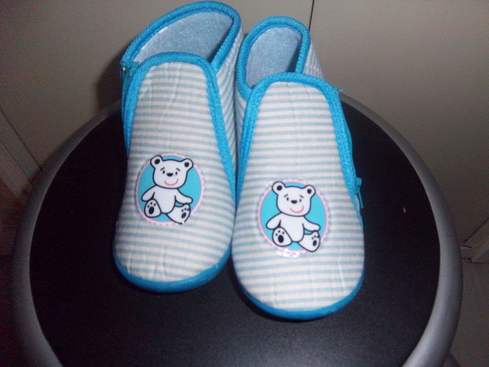 Chaussons bleus 26 Chaussures enfants