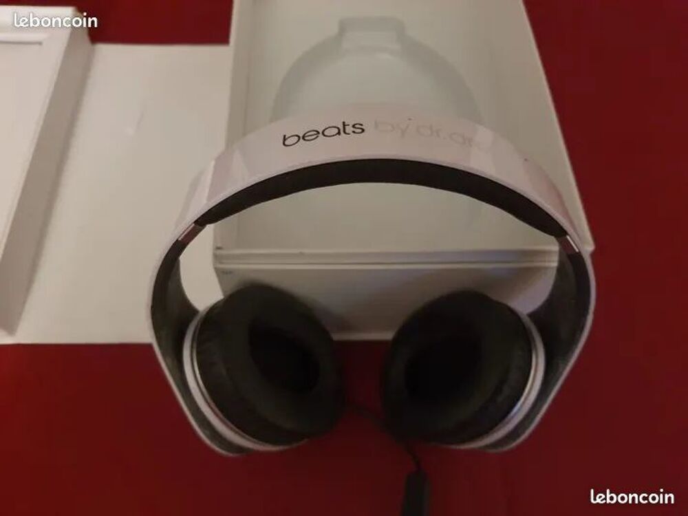 Ecouteur beats by de.dre monster tr&egrave;s bon casque audio avec Maroquinerie