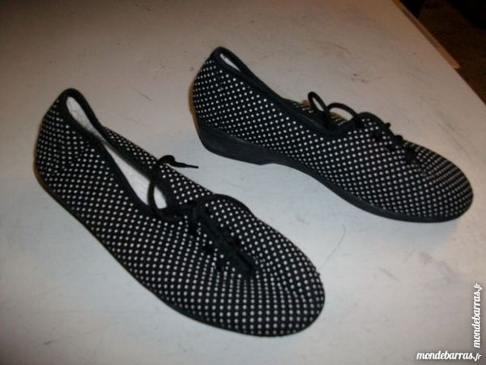 Toiles &agrave; lacets Noir Pois Blanc pt 39-neuves Chaussures
