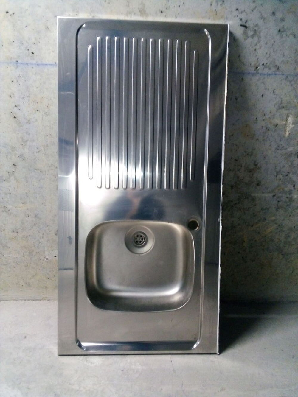 Grand &eacute;vier de cuisine neuf en inox 120 / 60. Meubles