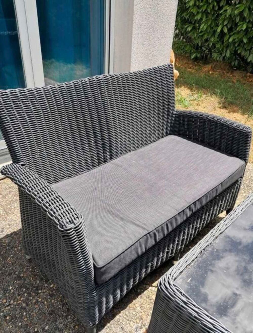 salon de jardin en r&eacute;sine tress&eacute;e Meubles