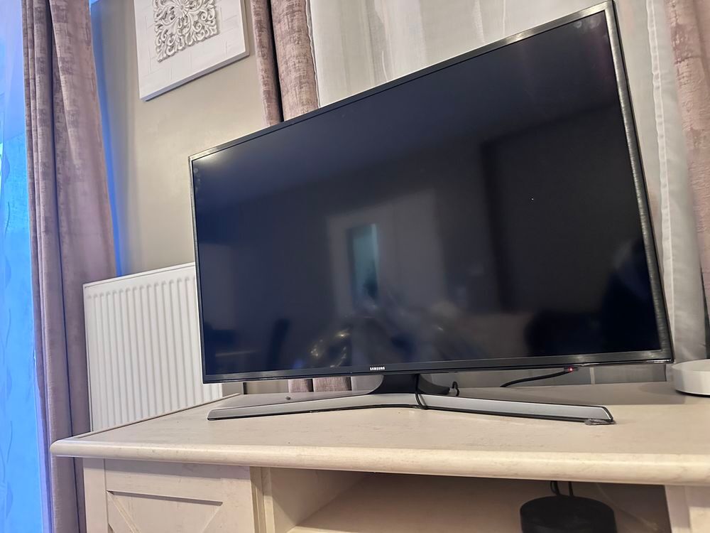 T&eacute;l&eacute;vision Samsung SMART TV 40'' Photos/Video/TV